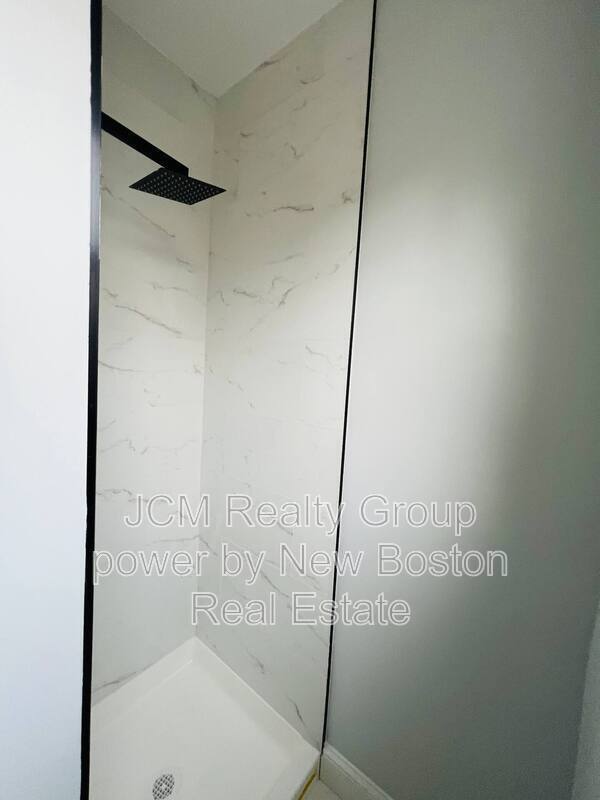 Building Photo - 10 Union Ave