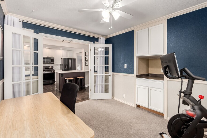 Building Photo - 830 Gray St