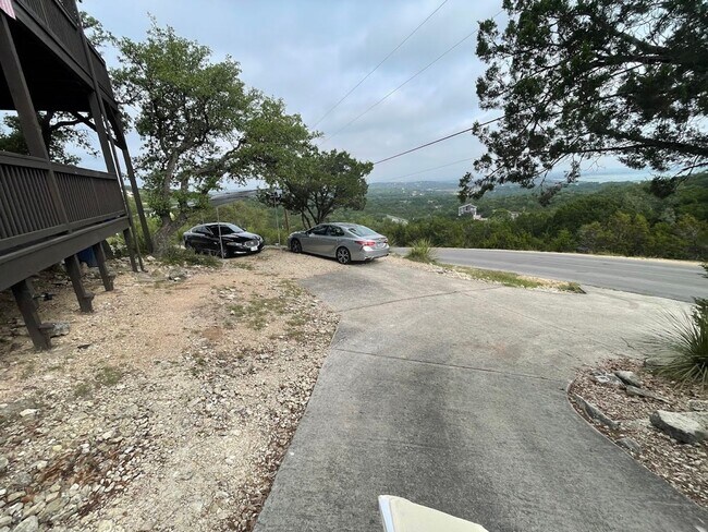 Building Photo - NEW ON MARKET (PRICE DROP!)