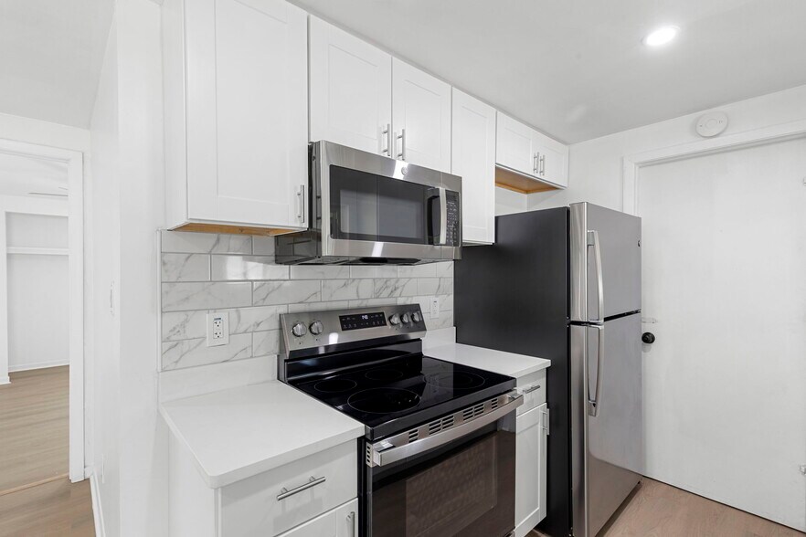 Building Photo - 516 Avocado Cir