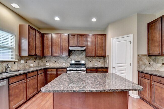 Building Photo - 4228 Woods Creek Ln