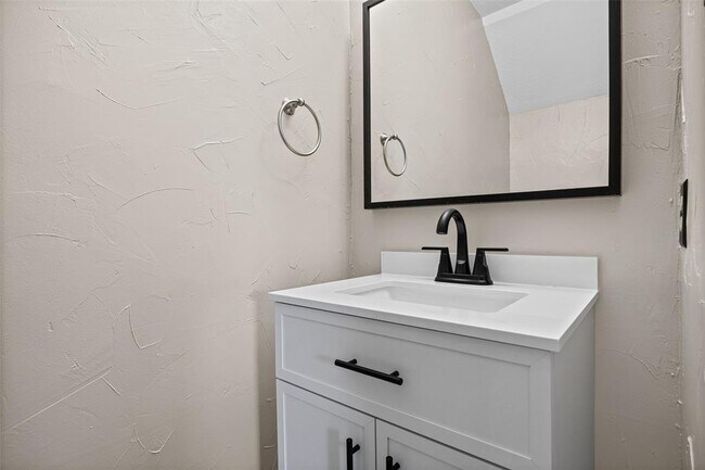 Building Photo - 8100 Dunn St