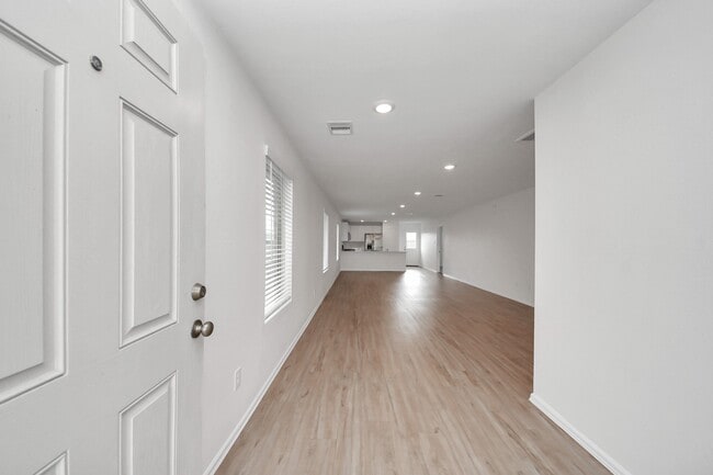 Building Photo - 9010 Estes Lks Dr