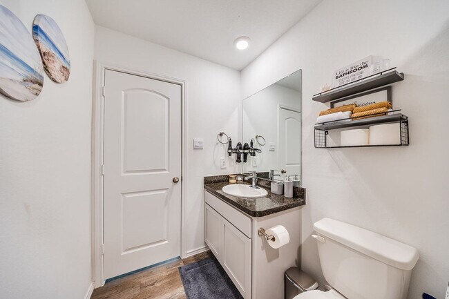 Building Photo - 6055 Diamond Vis Ct