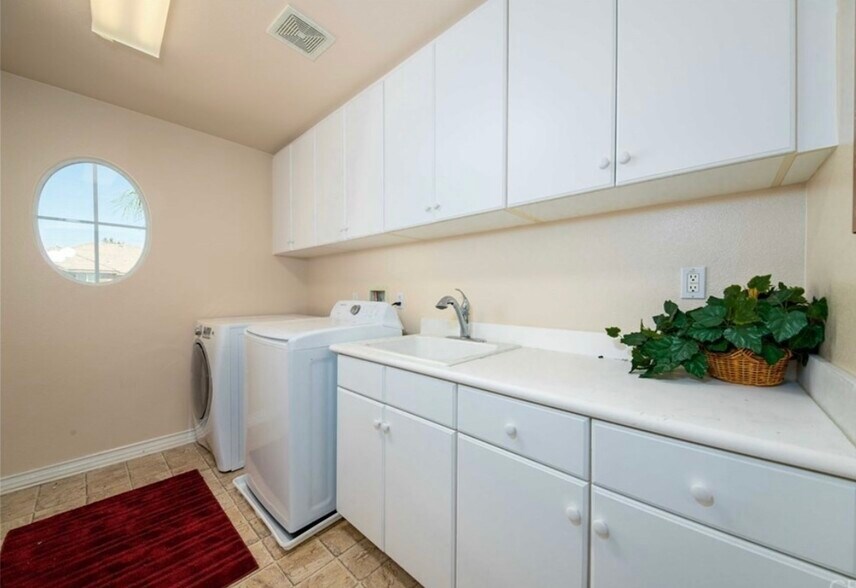 Building Photo - 5448 Turin Way