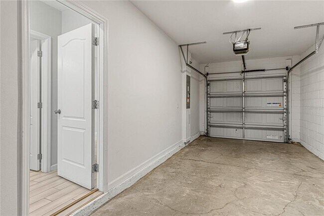 Building Photo - 2875 Narcoossee Cmns Wy