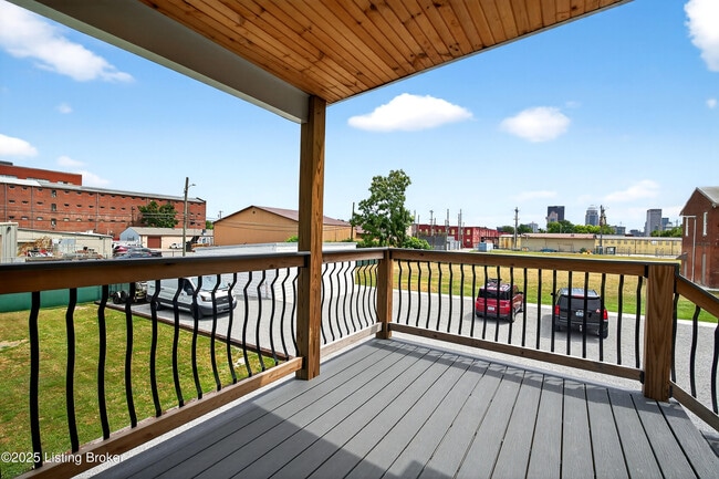 Building Photo - 1537 W Market St