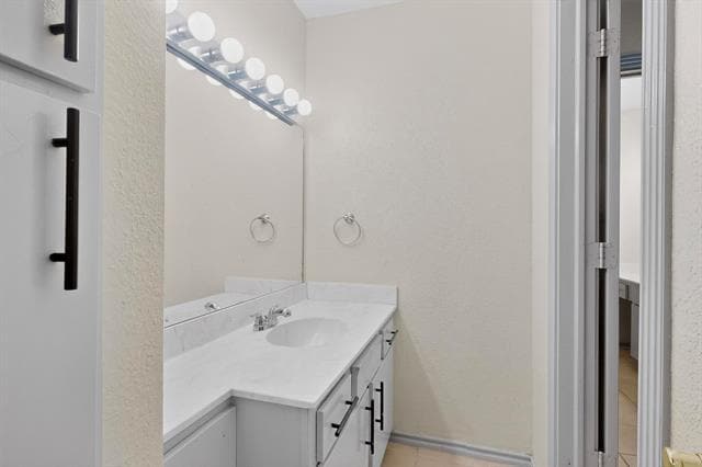 Building Photo - 3925 Brandon Park Dr