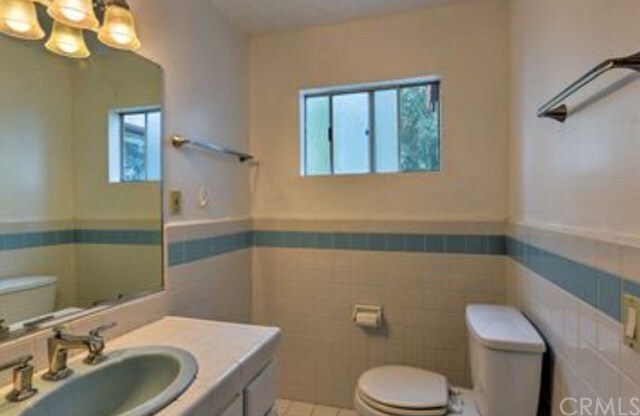 Building Photo - 14185 Skyline Dr