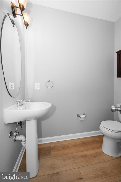 Building Photo - 4576 Fair Valley Dr
