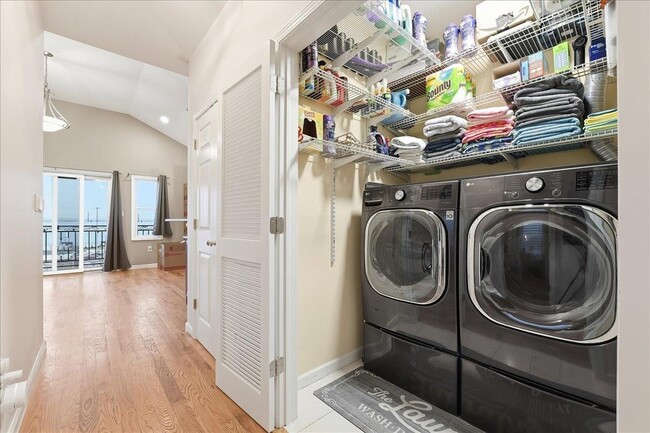 Building Photo - 285 Terrace Ave