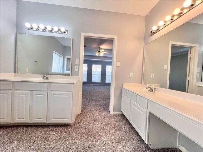 Building Photo - 3311 Whitebud Dr