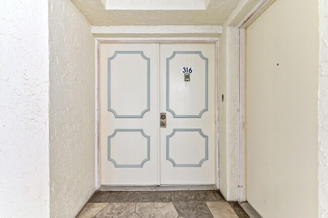 Building Photo - 6768 10th Ave N