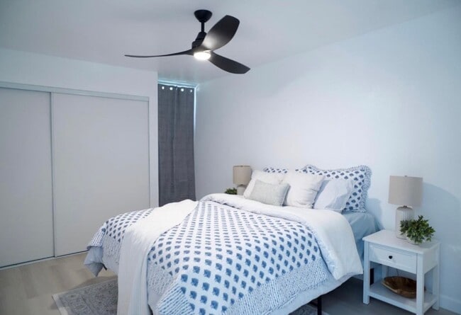 Building Photo - Island Style Living at Its Best! 2/1/1 in Makaha