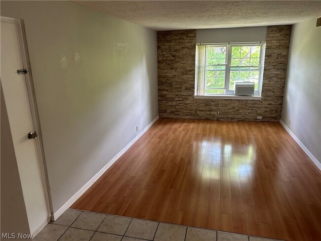 Building Photo - 7730 Ravenna Rd