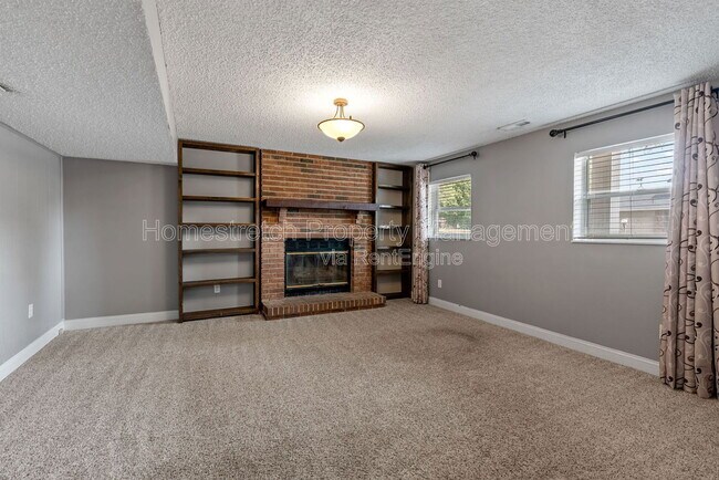 Building Photo - 33 Pershing Lake Dr