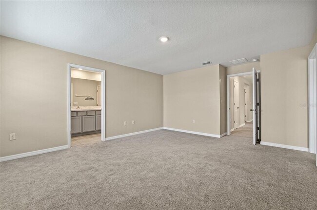 Building Photo - 16847 Delia St