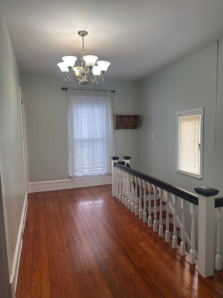 Building Photo - 315 E Columbia Ave