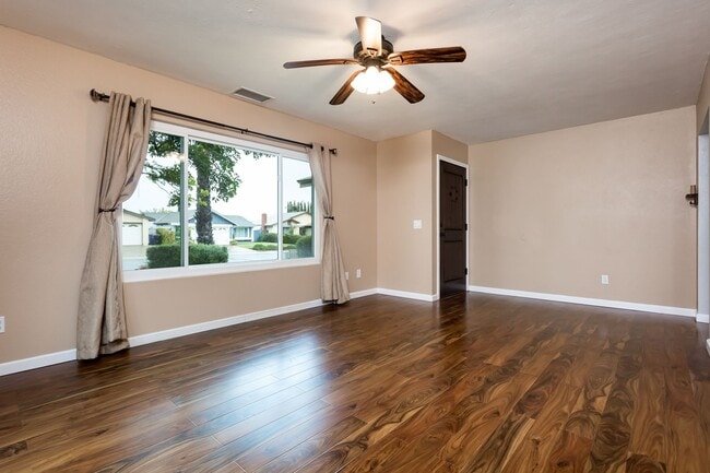 Building Photo - Beautiful Home in Mira Mesa