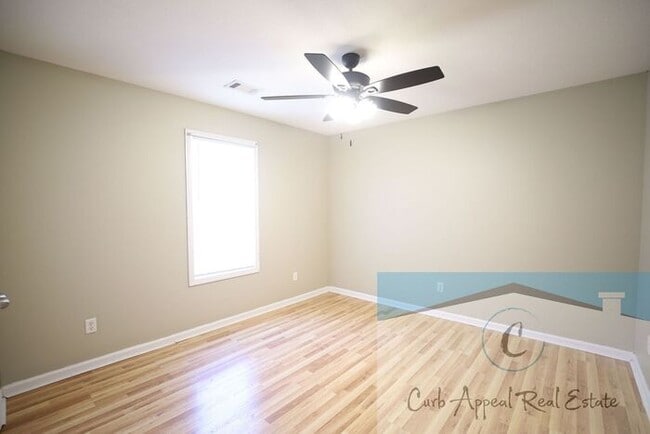 Building Photo - Utilities included!! Internet included!! Spacious 2 bed /2 full bath apt - includes washer/dryer
