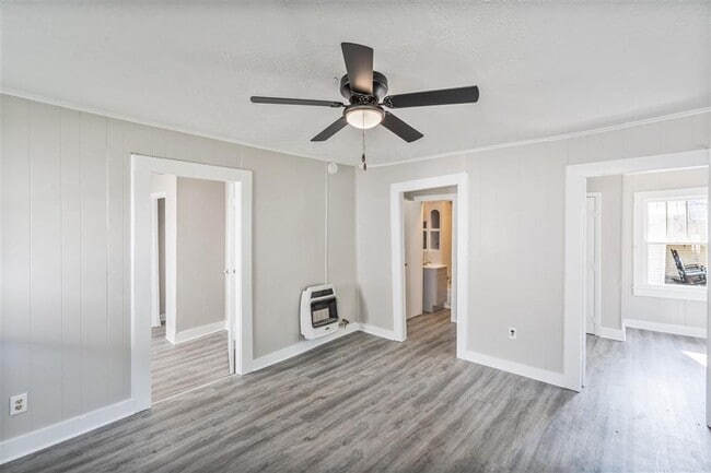 Building Photo - For Rent