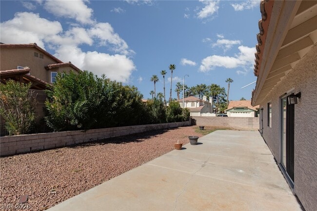 Building Photo - 121 Hanover Dr