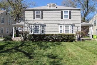 Building Photo - April FREE On This 2 Bedroom Duplex in North Kansas City