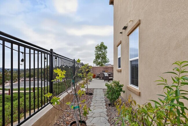 Building Photo - 1733 Artemisia Ct