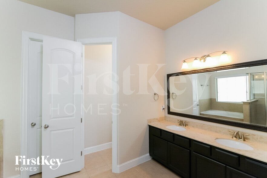 Building Photo - 13027 Sweet Emily