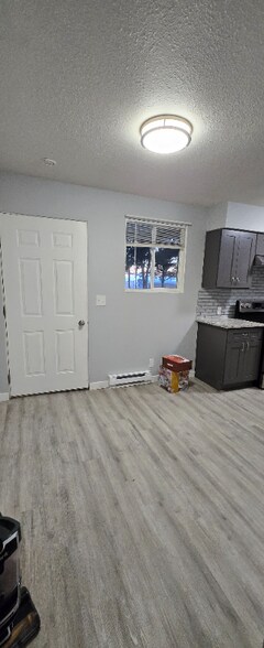 Building Photo - 17865 S Pleasant Vly Rd