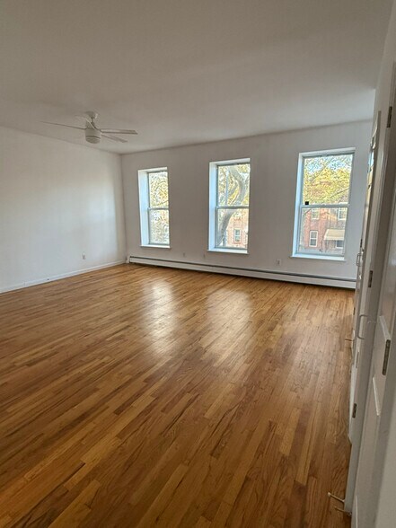 Primary Photo - 819 Saratoga Ave