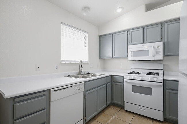 Building Photo - 7561 Glowing Ember Ct