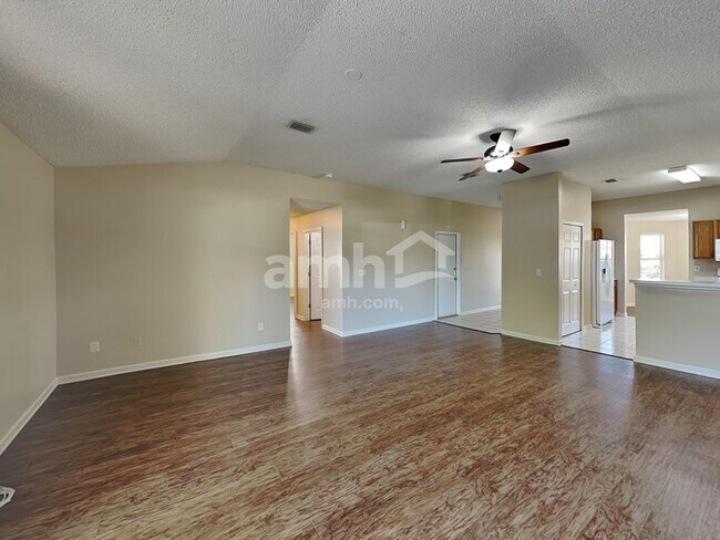 Building Photo - 14428 Woodfield Cir N