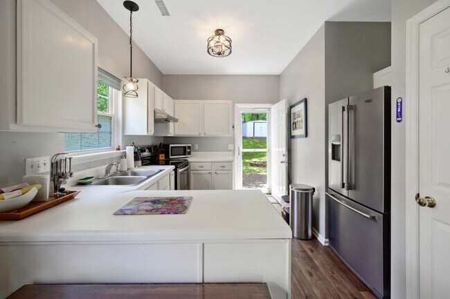 Building Photo - Updated High Gate Park Bungalow Just Short 5 Minute Walk to Downtown Wake Forest