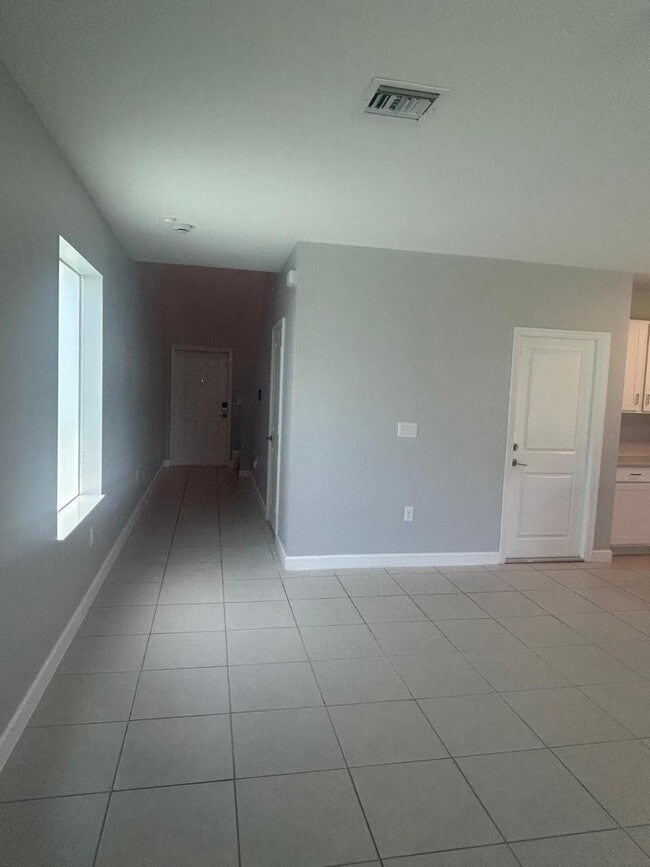 Building Photo - 4518 Dow Ln