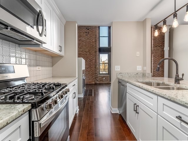 Building Photo - 50 E 26th St