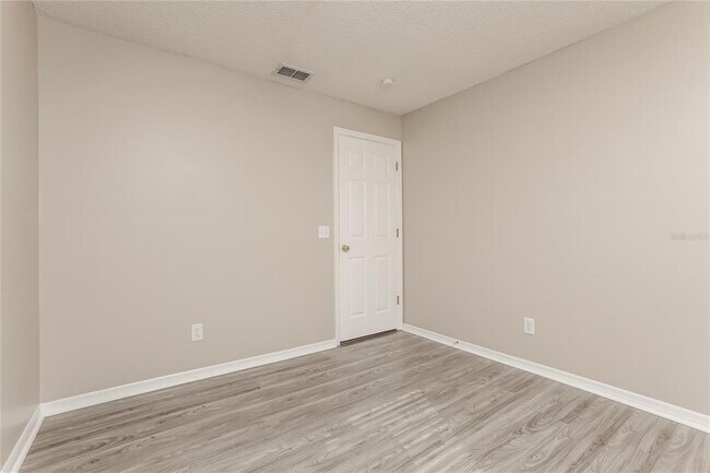 Building Photo - 8757 Claiborne Ct