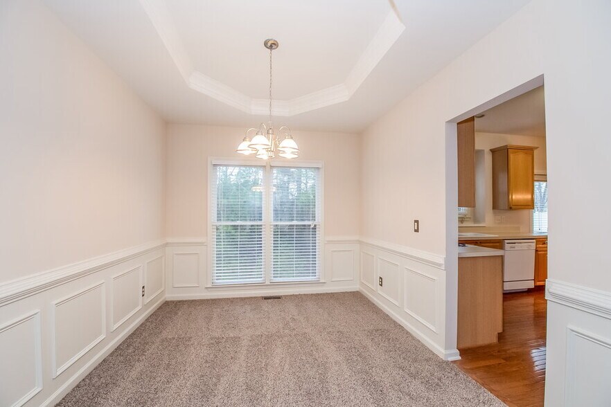 Building Photo - 312 Viceroy Curve