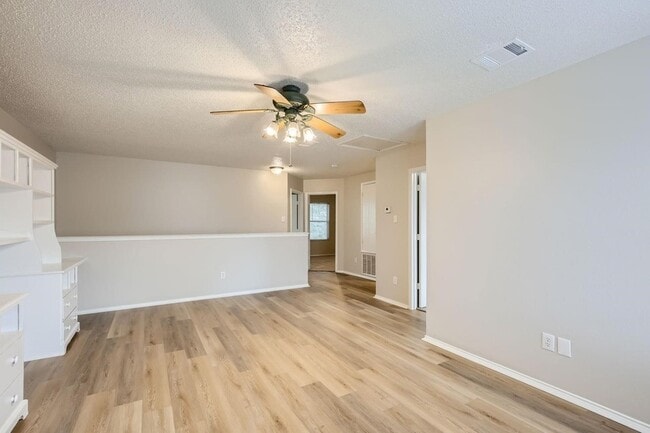 Building Photo - 1433 Glenwick Dr