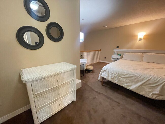 Building Photo - Furnished 2 bedroom 2 bath Condo - Apartment in a Gated Community,  Blue Eye, MO,  Near Branson, MO