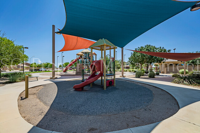 Building Photo - Gorgeous Casa Grande home ready for move in