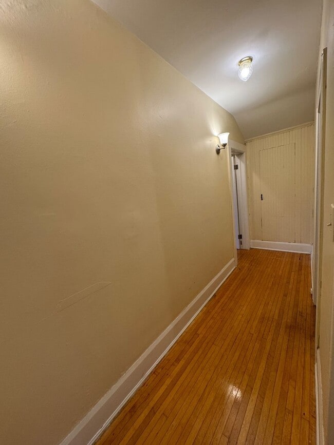 Building Photo - Beautiful Large Home for rent