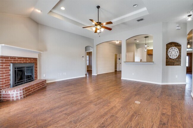 Building Photo - Amazing 3 Bed, 2 Bath Rental Available in ...