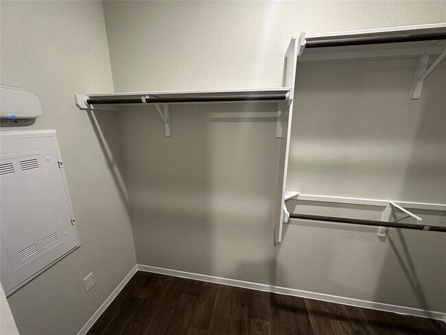 Building Photo - 2703 Towy Rd