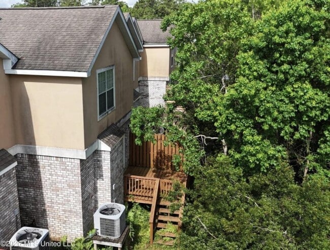 Building Photo - 3458 Riverbend Cove
