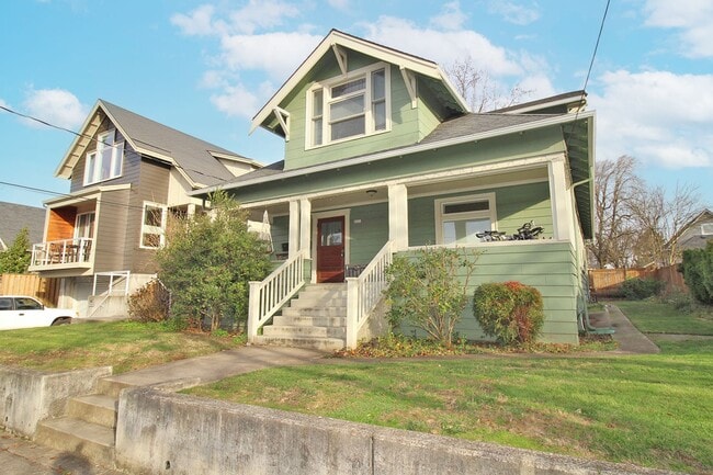 Building Photo - 4826 NE 14th Pl