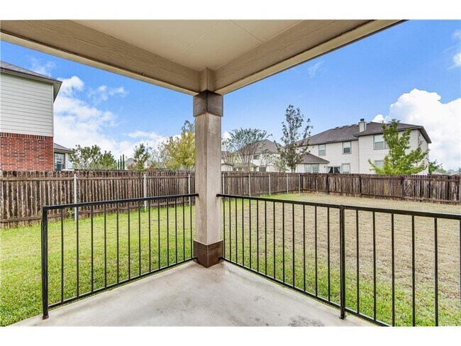 Building Photo - 524 Castebar Dr