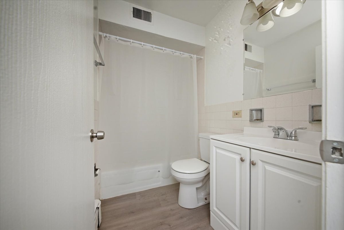 Building Photo - 600 McKinley Ave