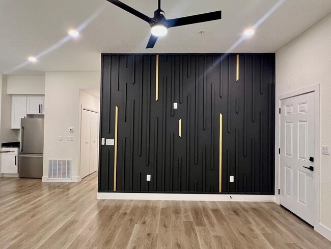 Building Photo - 110 Webb