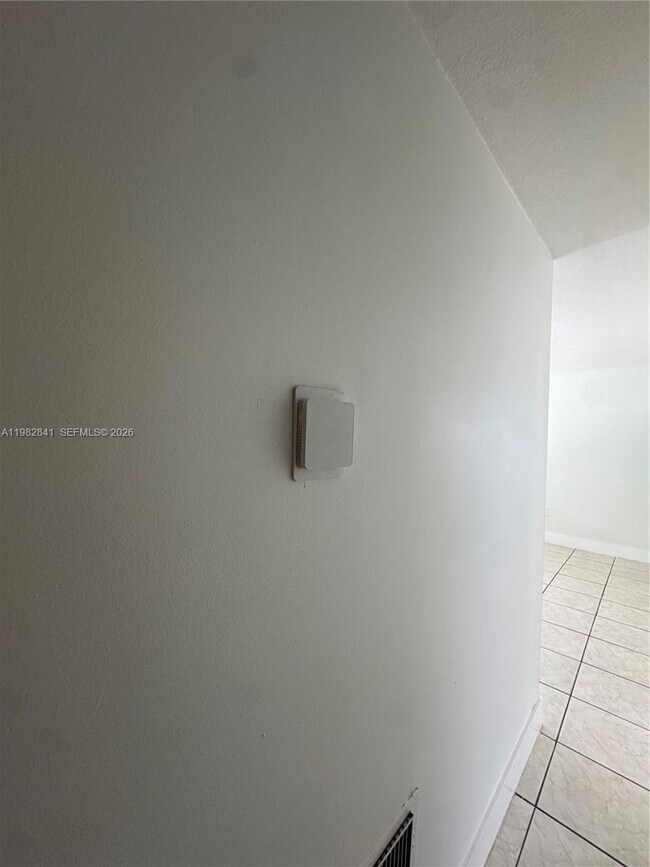 Building Photo - 1107 NW 30th Ave